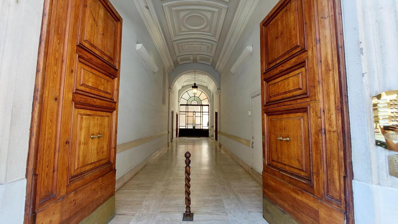 Апартаменти Dimora San Bartolomeo - Design, Panoramic View & Culture Рим Екстер'єр фото