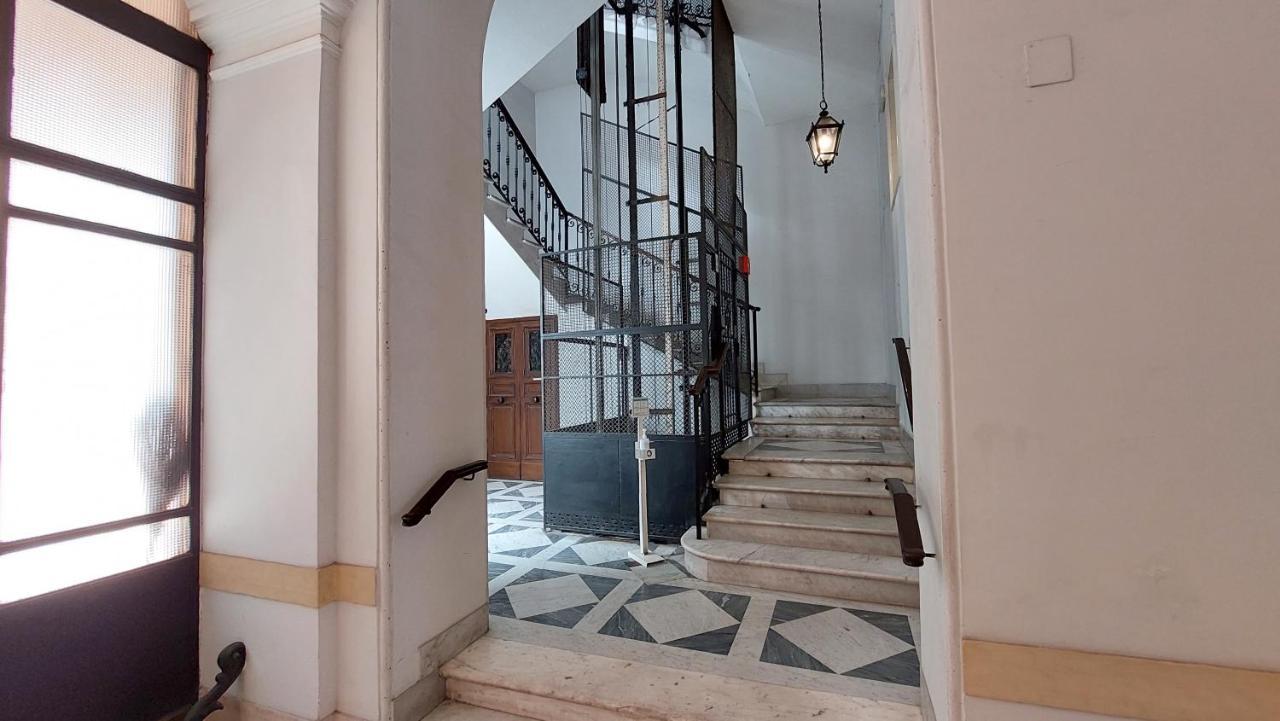 Апартаменти Dimora San Bartolomeo - Design, Panoramic View & Culture Рим Екстер'єр фото