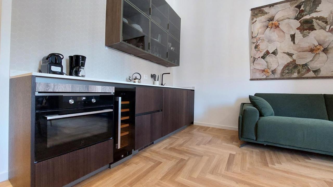 Апартаменти Dimora San Bartolomeo - Design, Panoramic View & Culture Рим Екстер'єр фото